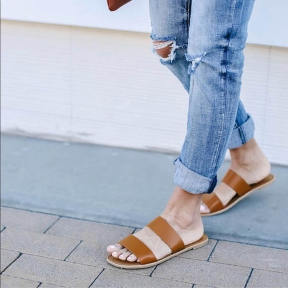 Shoes - ⚡️RESTOCK ⚡️5⭐️ CAMEL SLIP ON FLAT SANDALS - Shoe